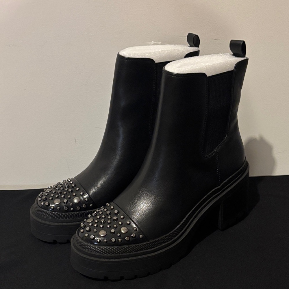 Jessica Simpson Women's Jymmie Embellished Chelsea Lug Sole Booties size 10